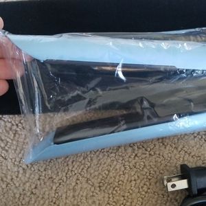 New unused full size sutra hair straightener